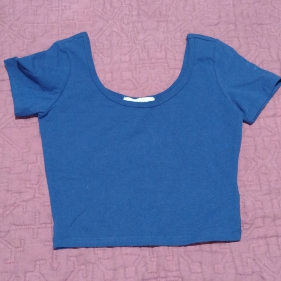 Forever 21 Tops - Blue crop top